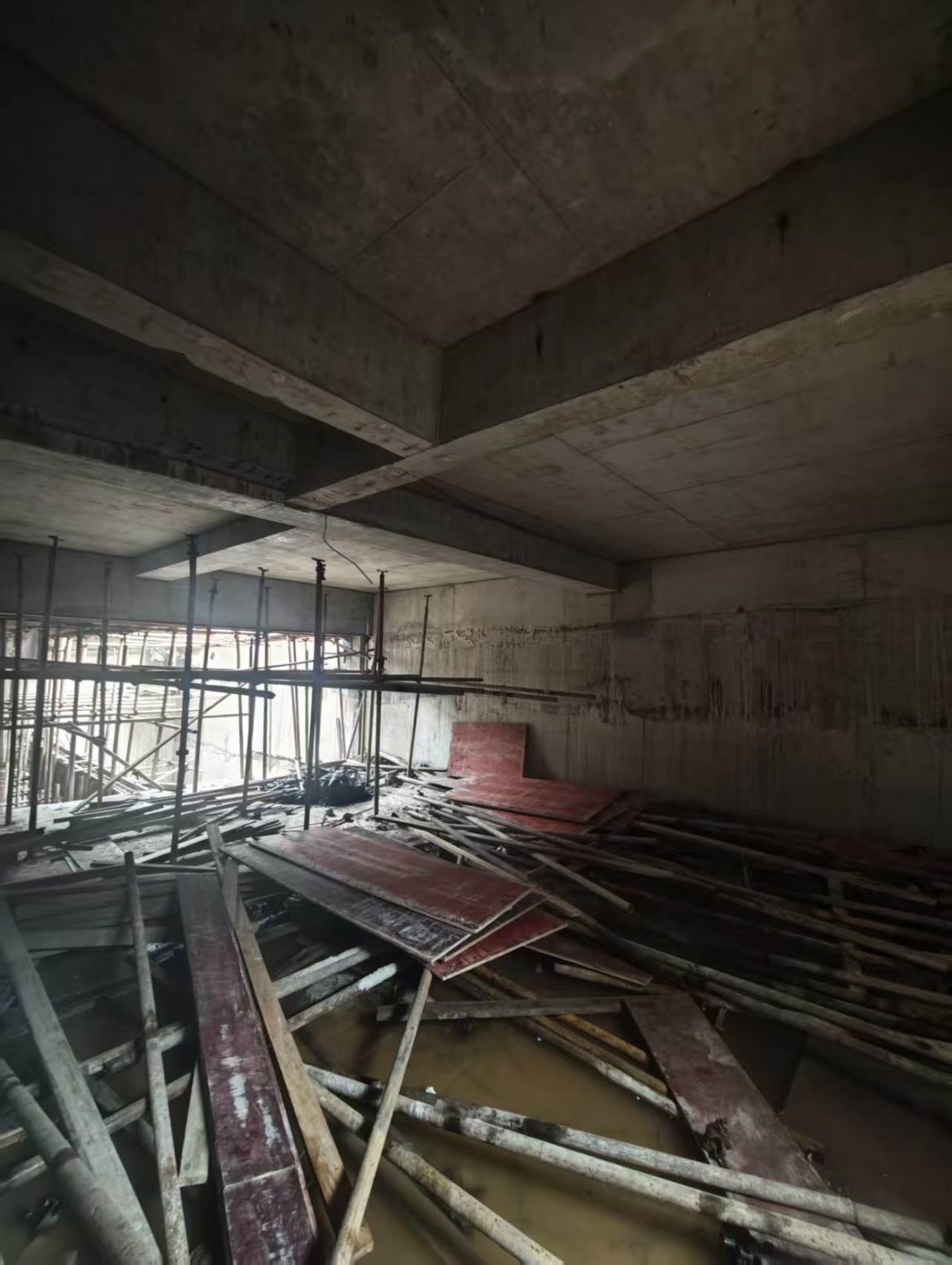新江与城天越楼盘现浇土建改造